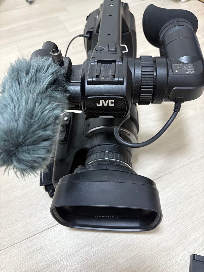 JVC GY-HM70 業務用ビデオカメラ JVC News Release --New Product Introduction: GY-HM70 Camcorder