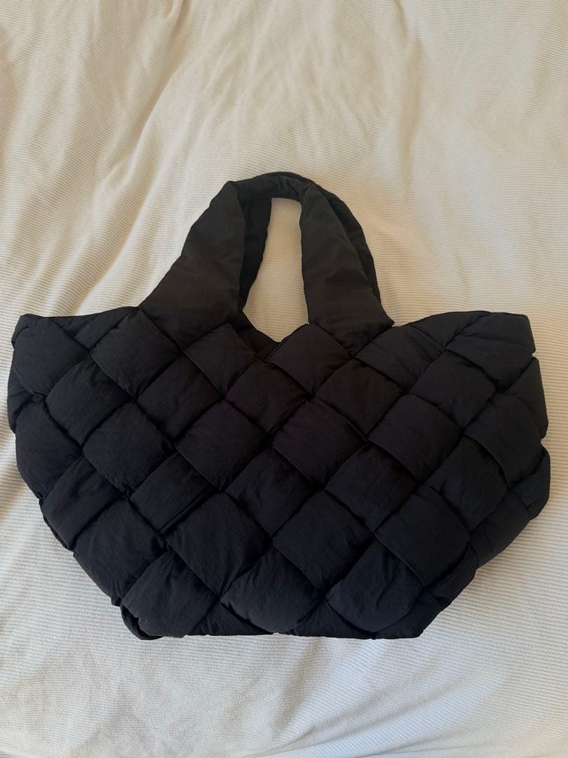 BOTTEGA VENETA パテッドトートバッグ ボッテガ・ヴェネタのポルテッロトートバッグ【高揚感をもたらすNEO