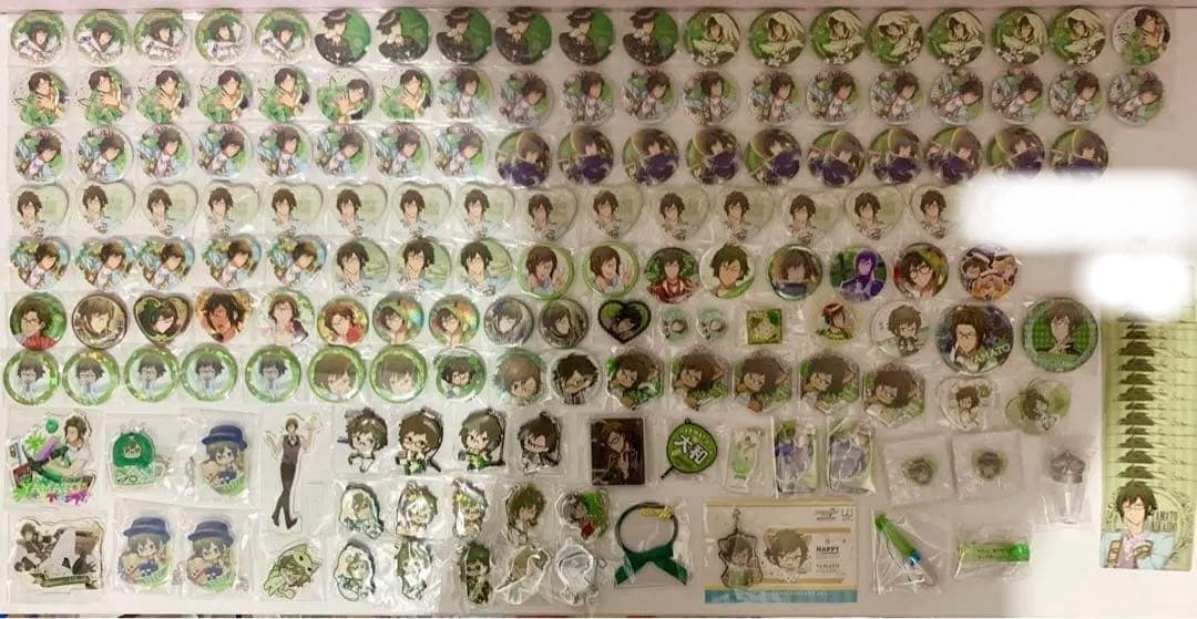 アイナナ 大和 グッズまとめ（缶バッジ アクスタ ラバスト 等） アイナナ 大和 グッズまとめ（缶バッジ アクスタ ラバスト 等） - メルカリ