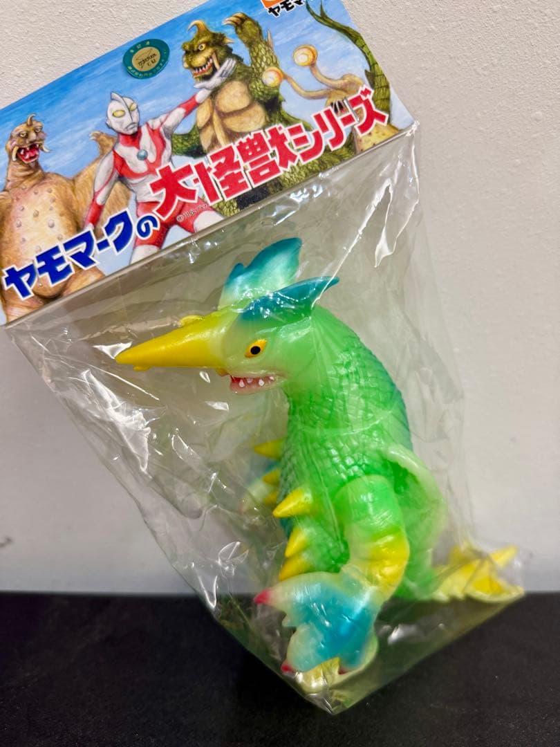 ヤモマーク ガラン蓄光グリーン ソフビ 未開封