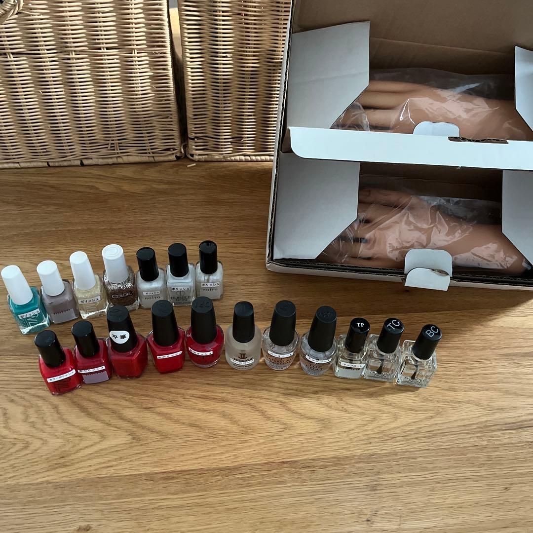 ネイリスト検定用ポリッシュ 18本セット ＋ハンドくん