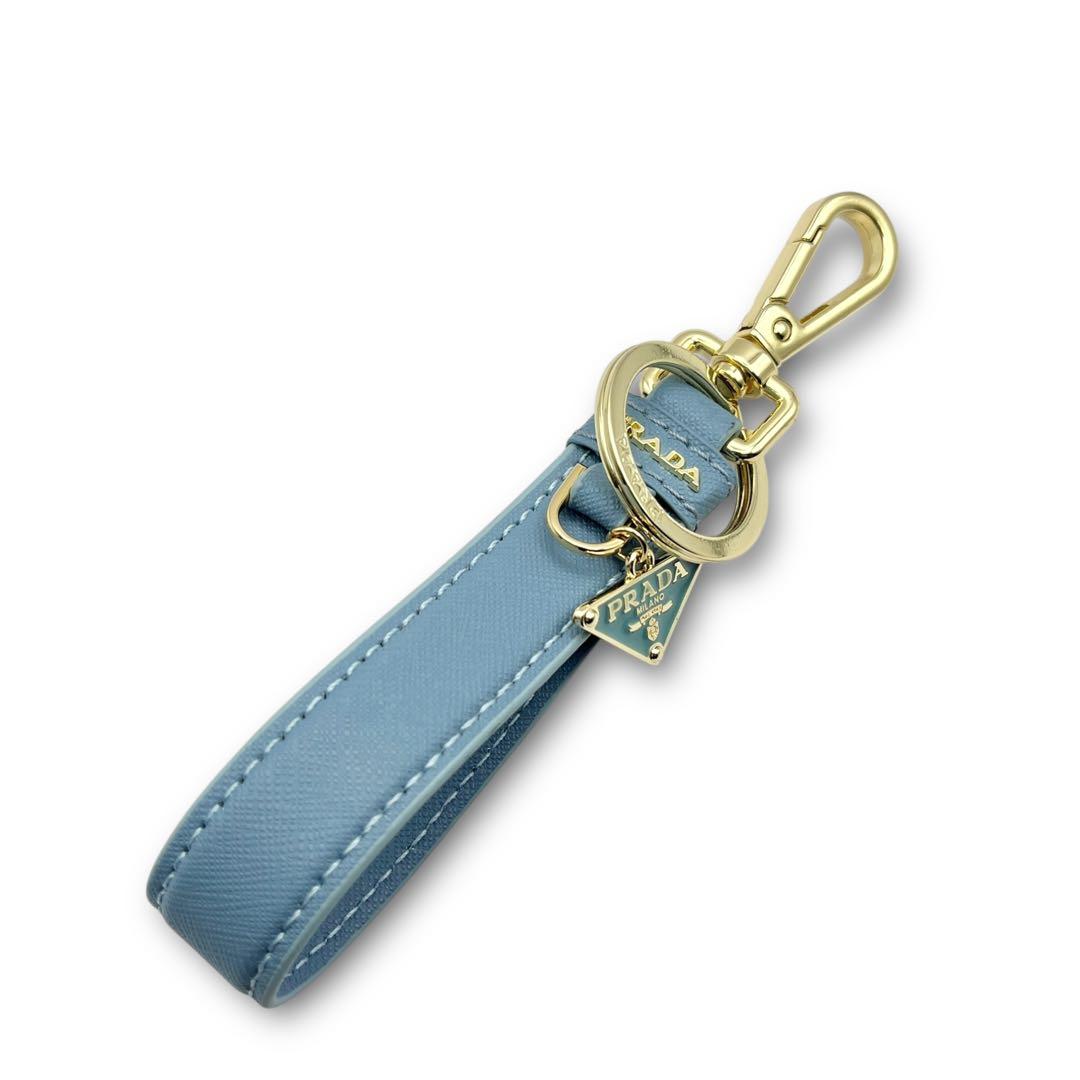 極美品】PRADA サフィアーノ キーリング チャーム トライアングル 🎒