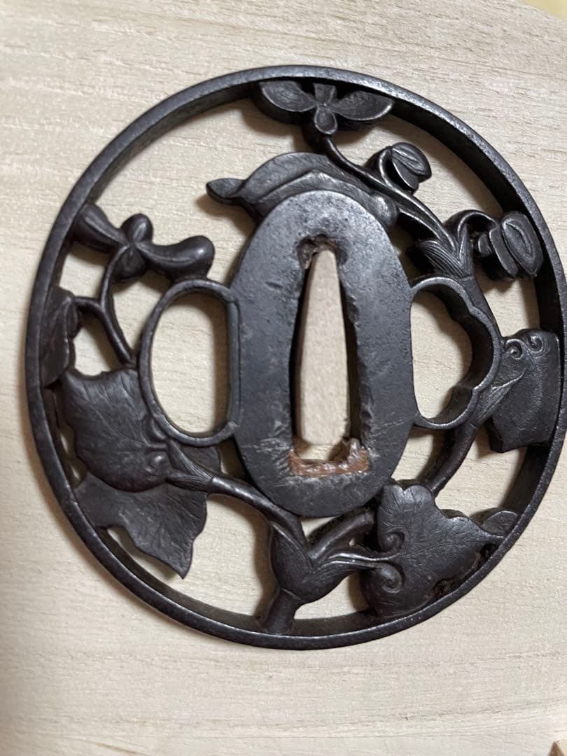 鉄透かし鍔 時代 鉄鍔 透かし鍔（26） - 日本刀｜刀剣や居合道着の通販なら池田