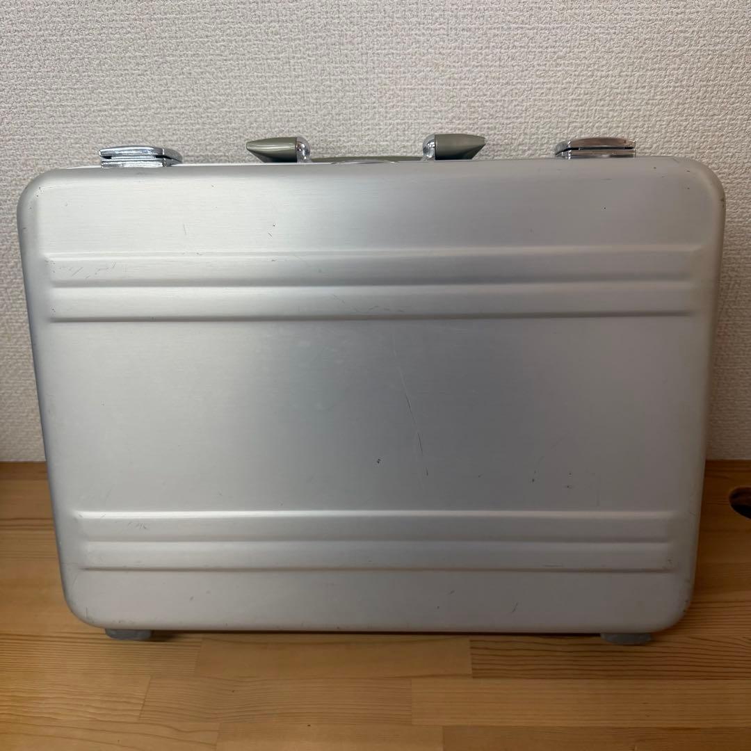 ゼロハリバートン アタッシュケース アルミ