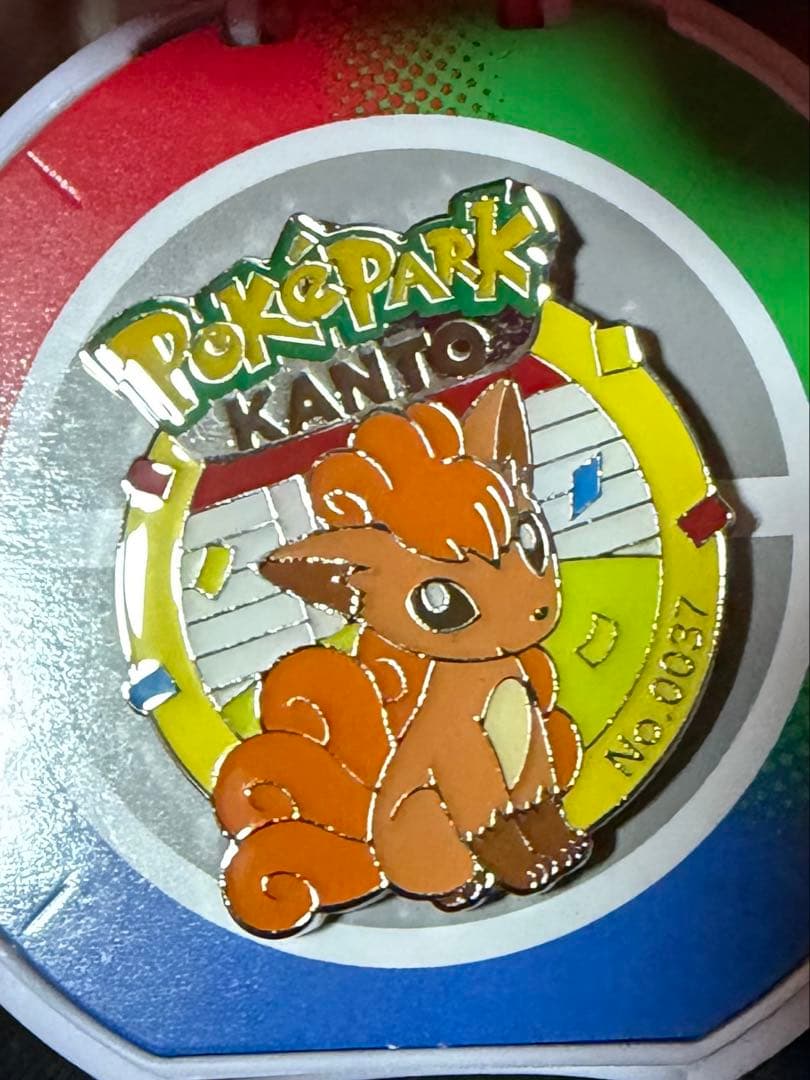 ポケパークカントー限定 ロコン ピンバッジ - メルカリ