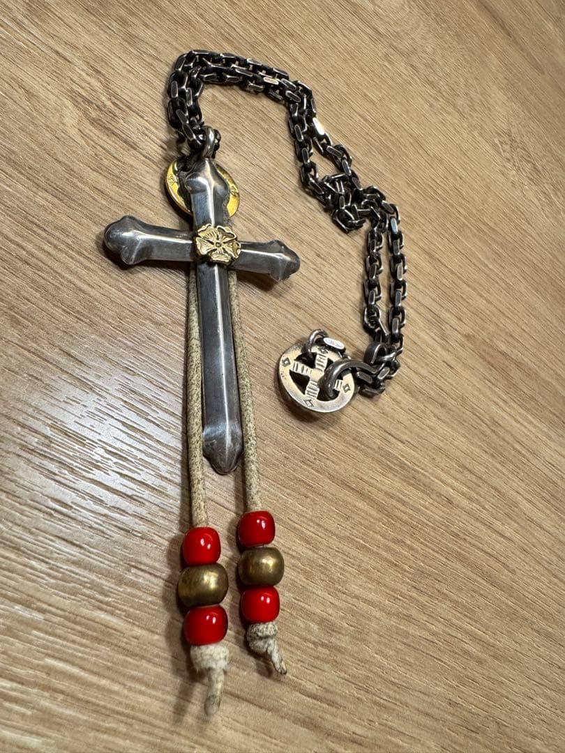 ローズクロス カスタムネックレス （イーグルフック・赤ビーズ）