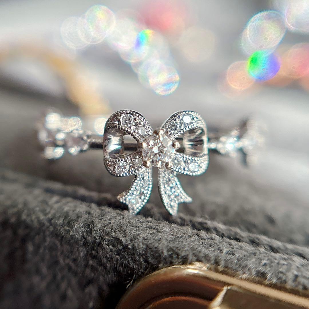 Abheri プラチナ リボン ダイヤモンド リング