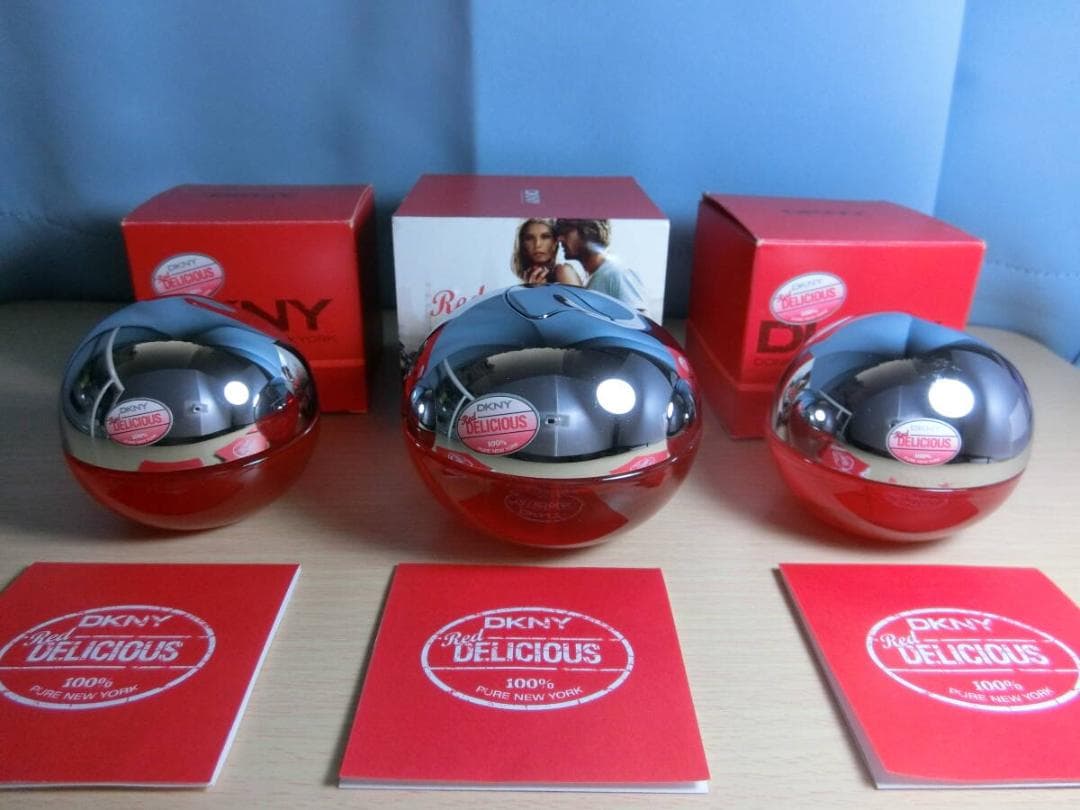 30ml2個と50ml1個計3個未使用 香水 ダナキャラン レッドデリシャス