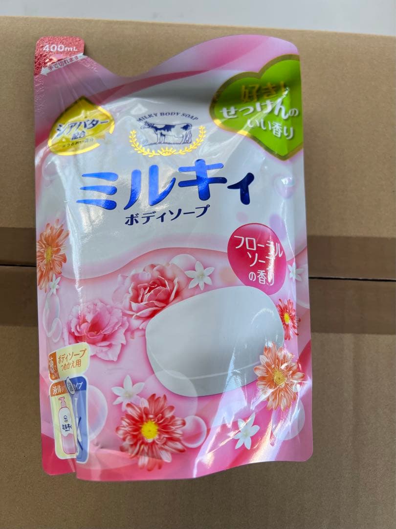 牛乳石鹸ミルキィボディソープ つめかえ用フローラルソープの香り400ml 32個