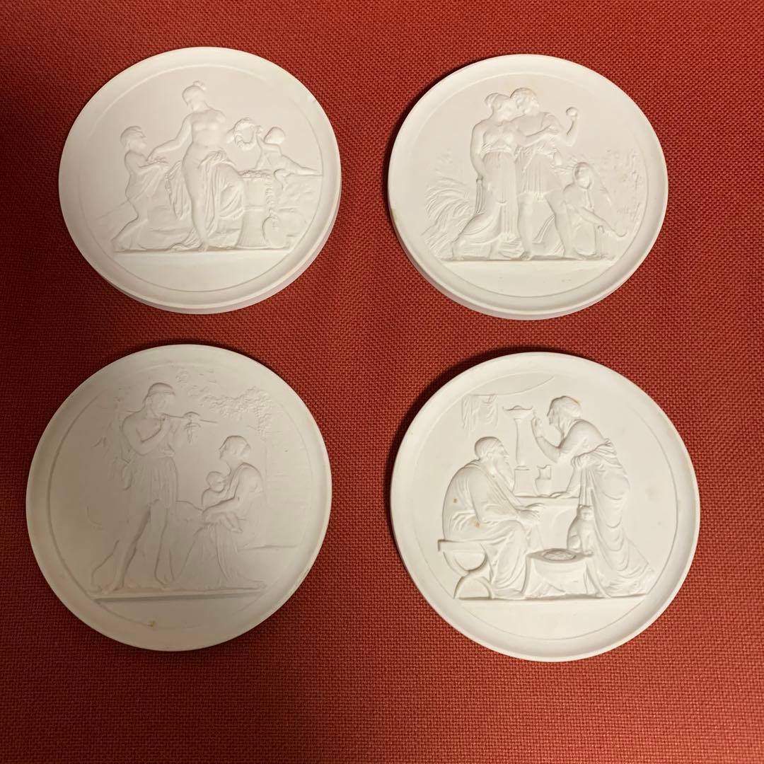 ロイヤルコペンハーゲン　壁掛プレート　レリーフ彫刻　春　夏　秋　冬　4枚セット ロイヤルコペンハーゲン レリーフ 秋 - メルカリ