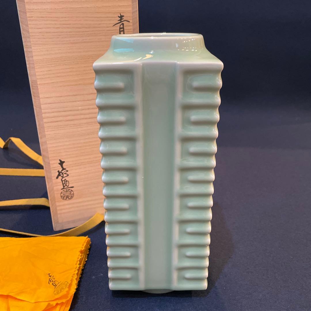 「平戸焼」青磁【横石 嘉助】(造)の『算木 花入』共箱　※美品　花器　花入　花瓶 茶道具 花入（はないれ） 青磁 龍耳 花入 横石 嘉助 | 千年の香り 千紀園