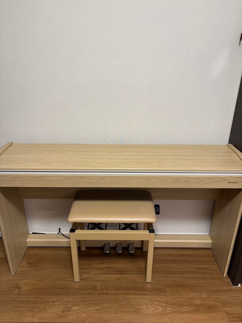 鍵盤楽器 Roland F701