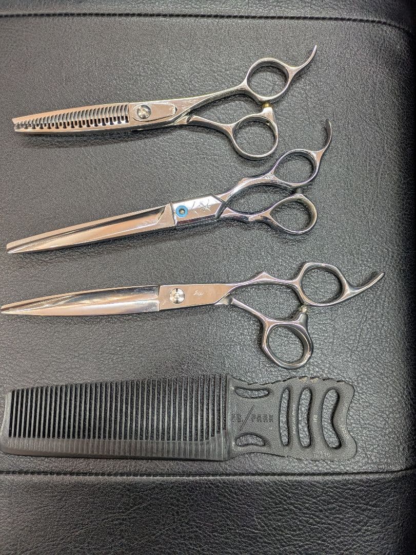 散髪用シザー3本セットとコーム　ジャンク扱い
