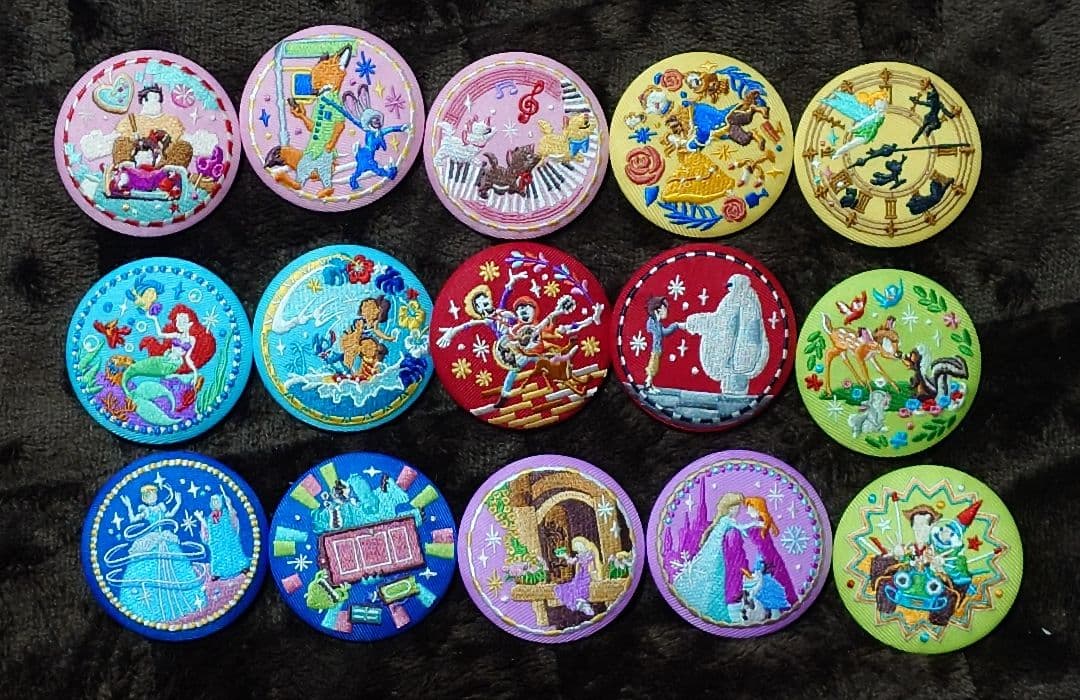 ディズニー　刺繍缶バッジ2　15種コンプ　②