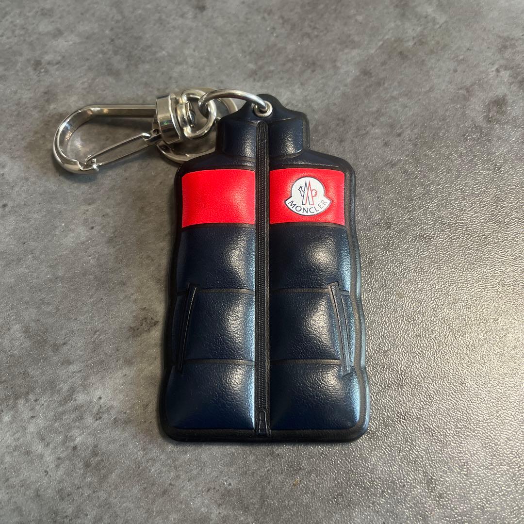 モンクレール キーリング レッド ブラック - メルカリ
