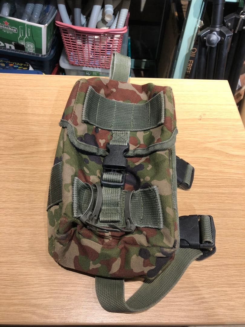 陸上自衛隊　オリジナル　マガジンポーチ