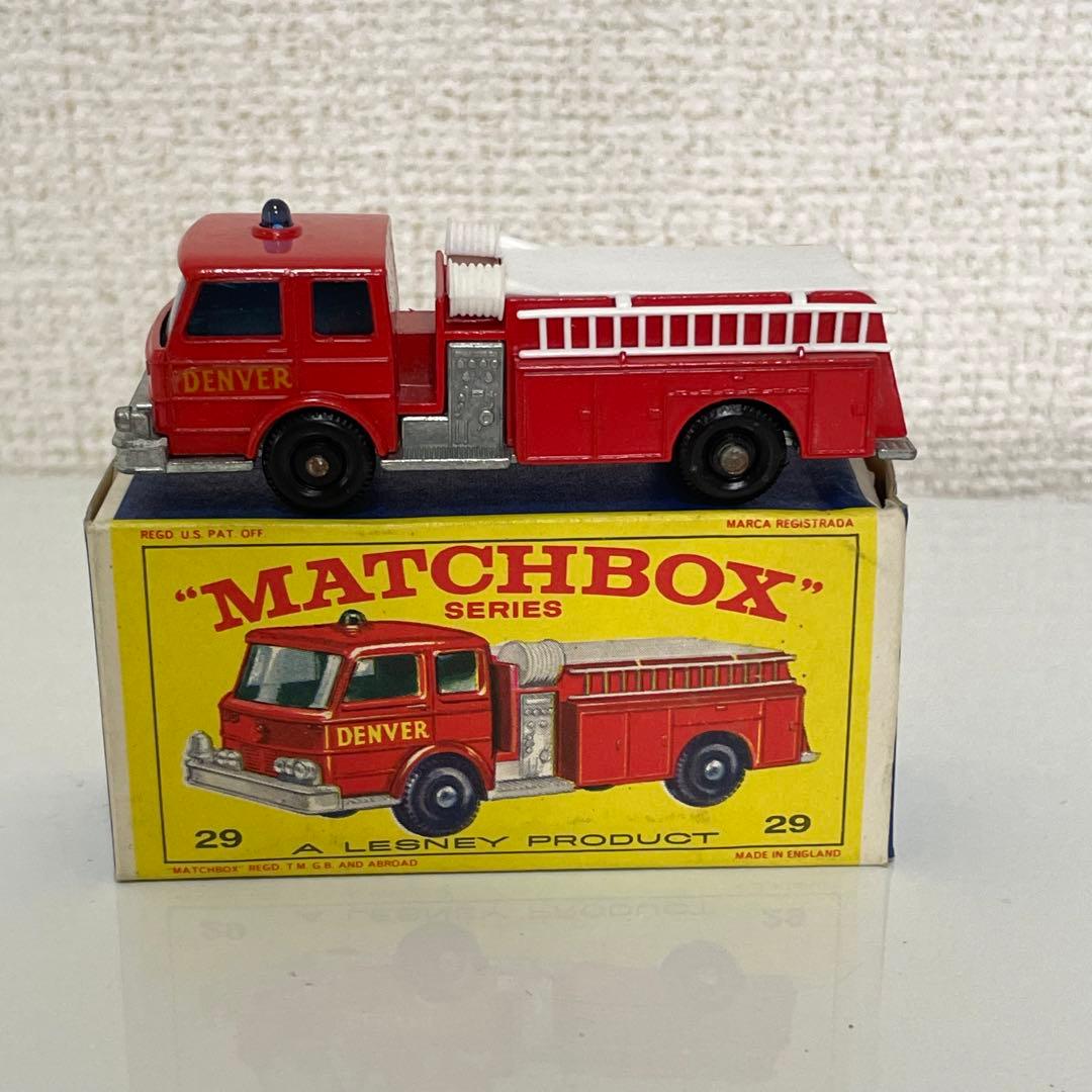 マッチボックス No.29 FIRE PUMPER TRUCK レズニー