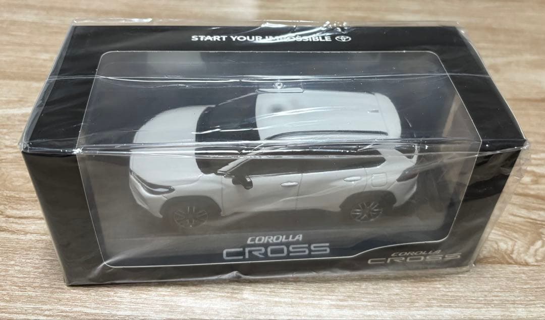 トヨタ 新型カローラクロス ミニカー プラチナホワイトパール
