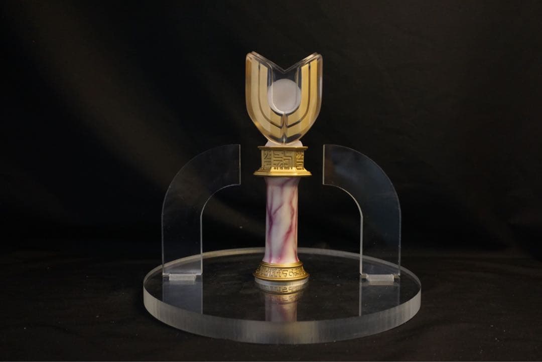 ウルトラマンティガ　スパークレンス　不可動式水晶.ver　プロップ　劇中風台座付