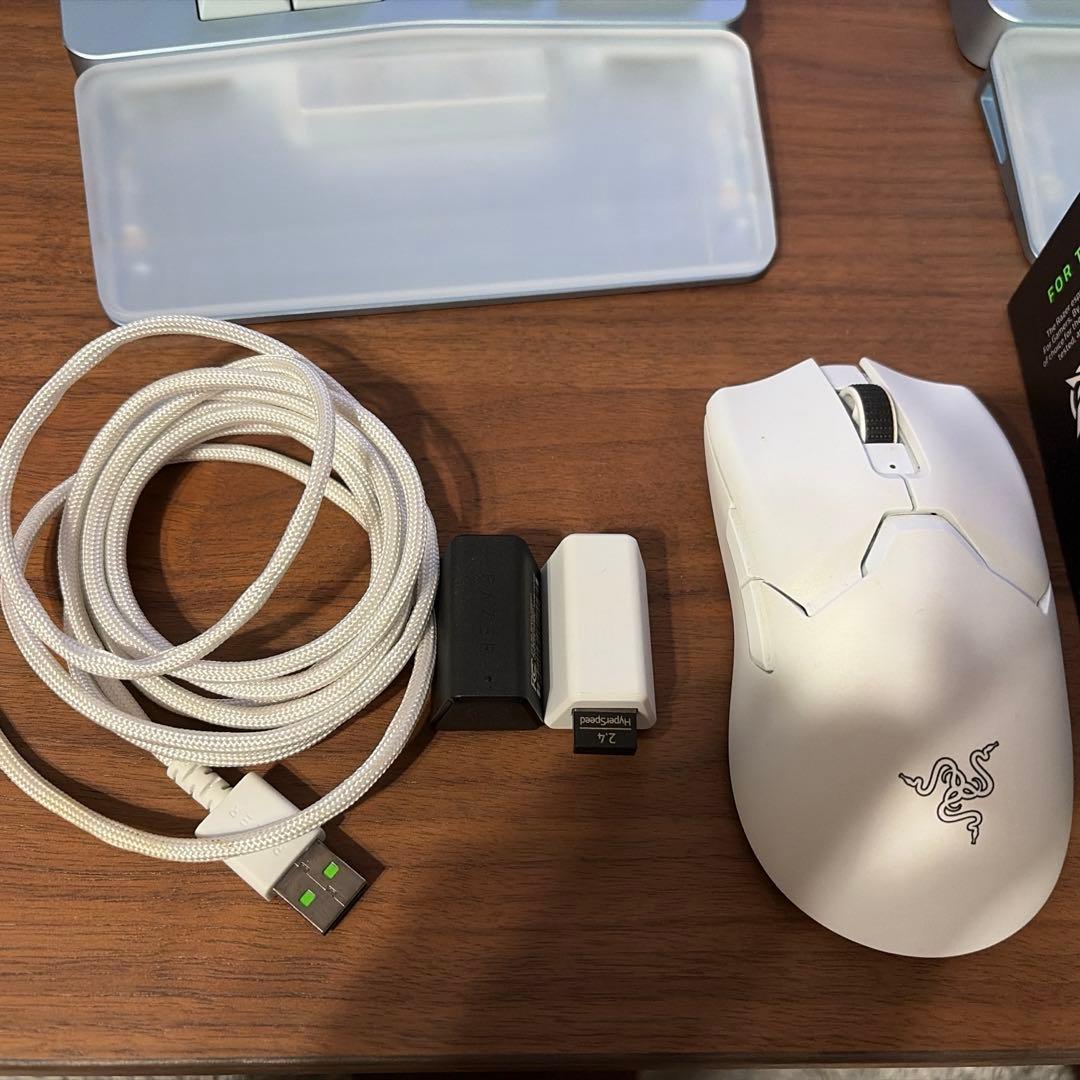 Razer Viper V2 Pro ホワイト（8kドングル付き） Amazon.co.jp: Razer Viper V2 Pro (White Edition) ゲーミングマウス