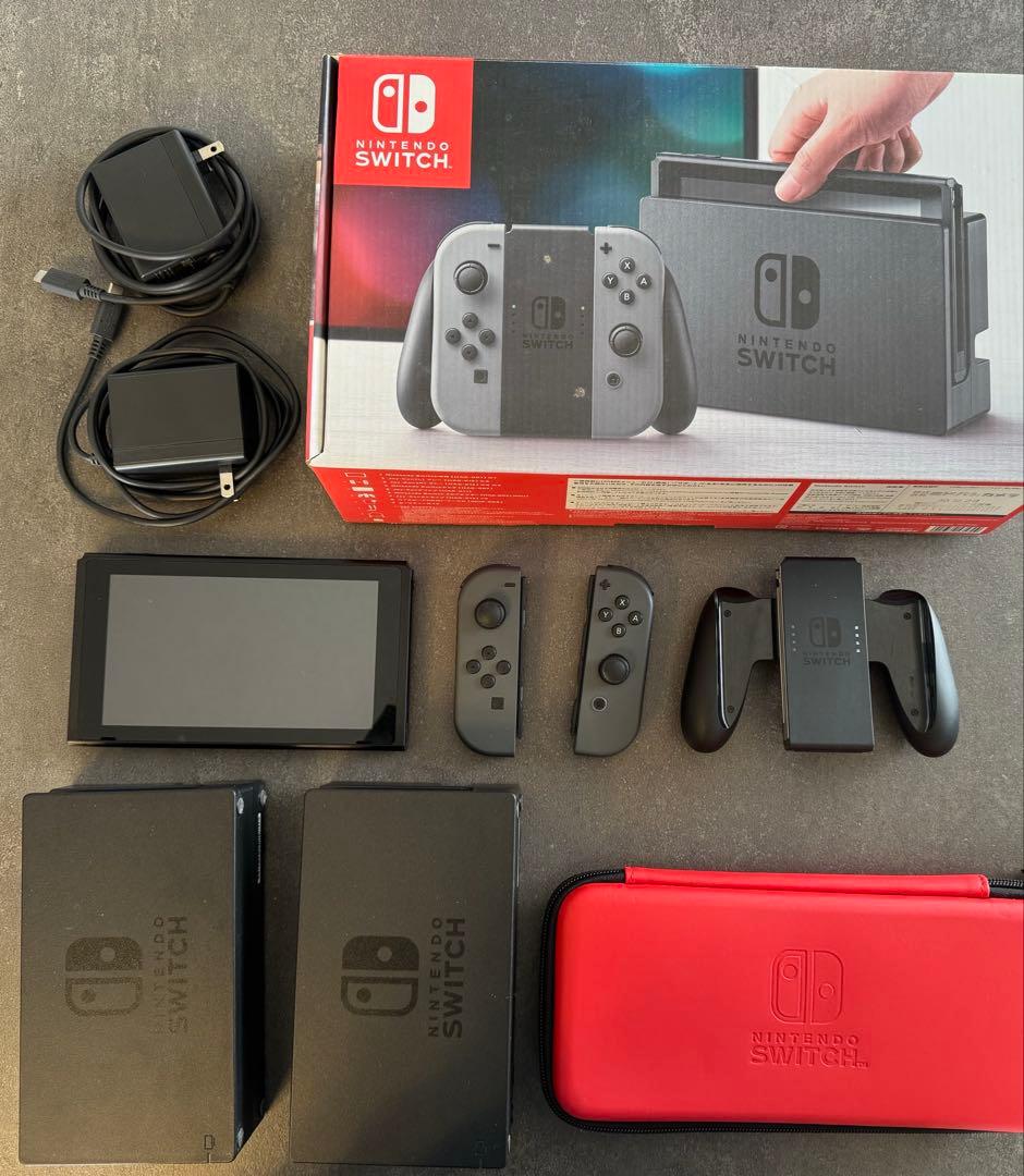 Nintendo Switch 本体。ドック2つ、128GB mSD付属