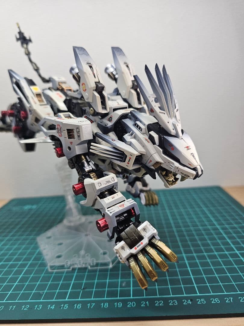 ゾイドHMMライガーゼロ全塗装 - メルカリ