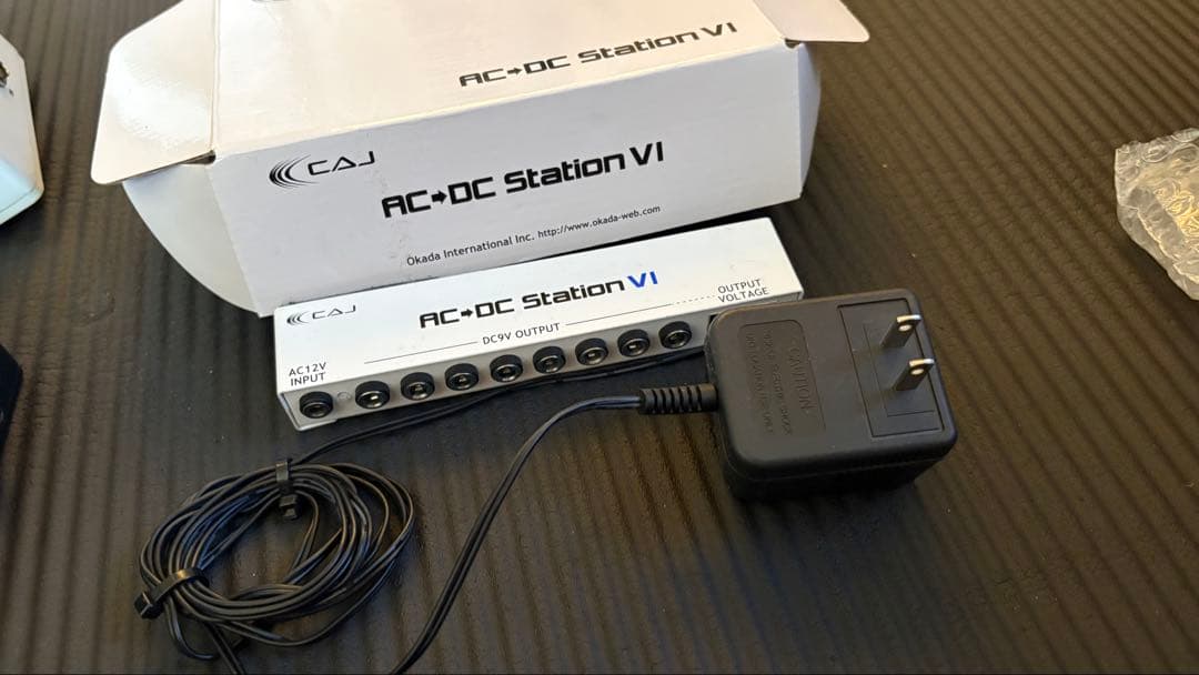 CAJ AC/DC StationⅥ パワーサプライ　DCケーブル付き CAJ カスタムオーディオジャパン】 エフェクター用パワーサプライ AC