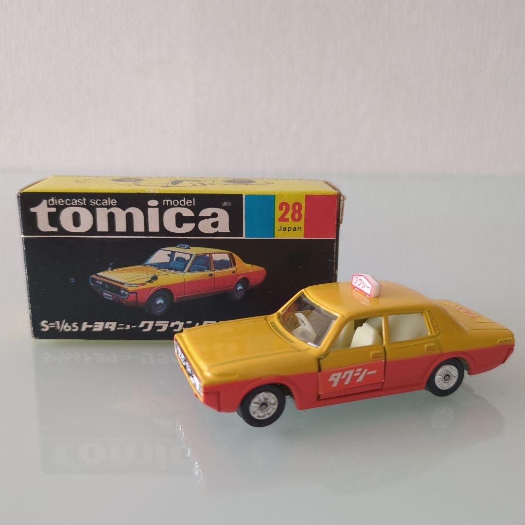 黒箱 トミカ トヨタニュークラウンタクシー