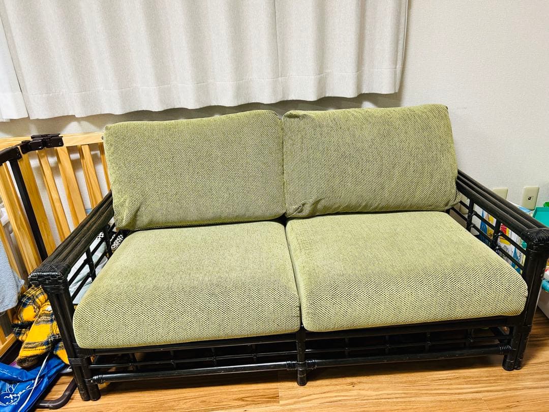 緑色布製2人掛けソファ　ラタン