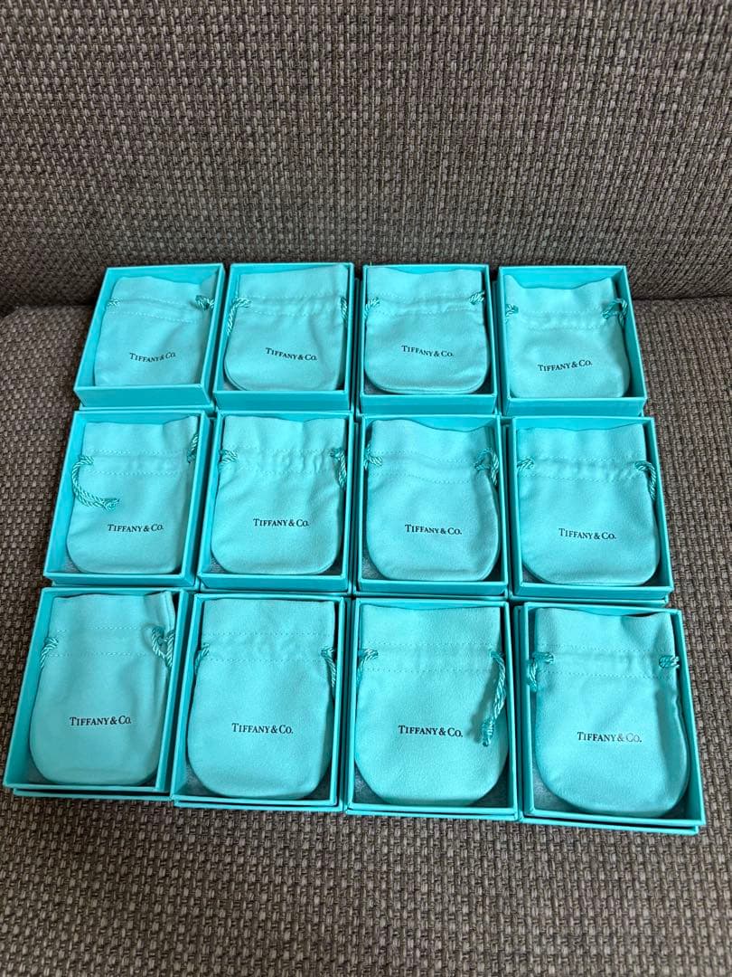 国内現行品　美品ティファニー空箱　巾着袋　12セット TIFFANY&Co ティファニー 空箱 巾着袋 2点セット ブルー｜Yahoo!フリマ