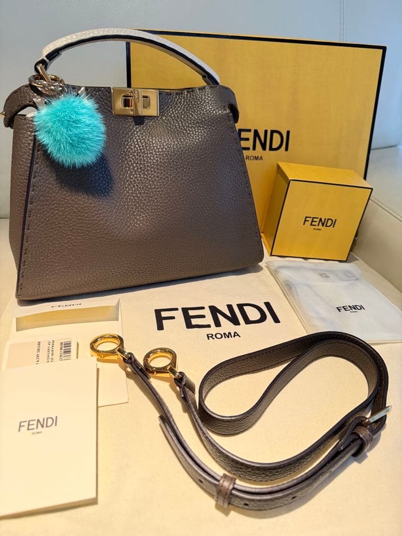 FENDIピーカブーアイコニックエッセンシャリー,ワンダーズキーホルダー　セット