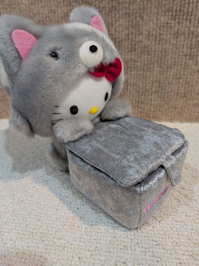 北海道限定　ハローキティ　ギンギツネ　ぬいぐるみ2004年　ぬいぐるみ小物入れ 北海道限定 キティ キツネ ぬいぐるみ ハローキティー 新千歳空港