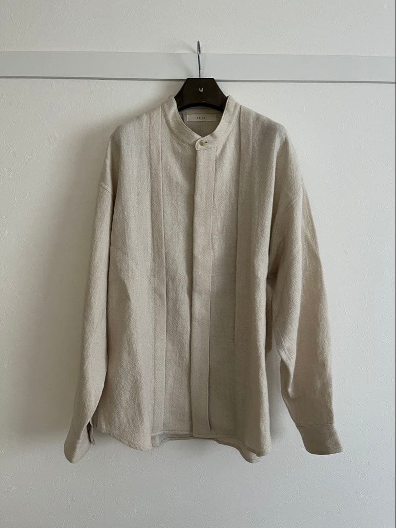 seya. ウールリネンバンドカラーセンタープリーツオーバーシャツ