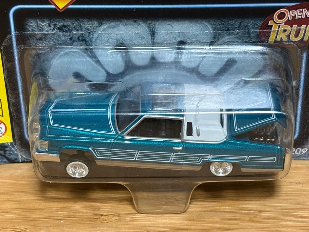 ヨシ '81 Cadillac Coupe DeVille レベル 1981 Cadillac Coupe DeVille - CLASSIC.COM