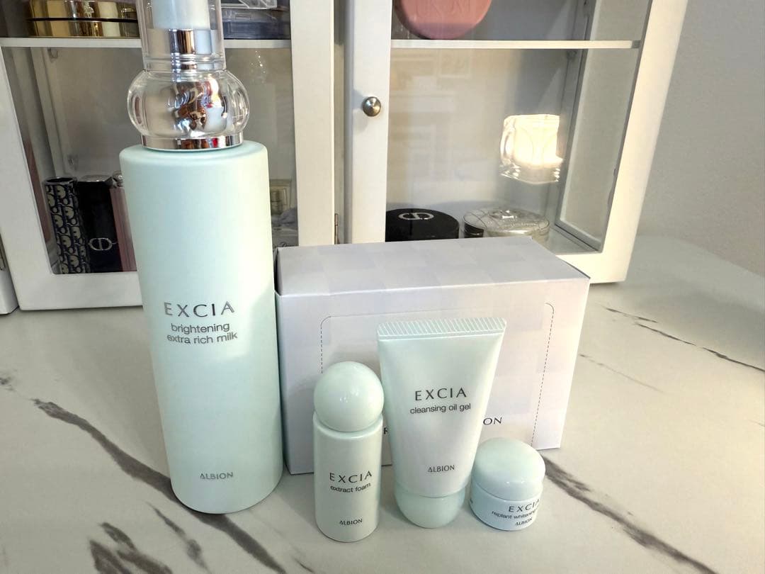 ♡ アルビオンエクシアブライトニングリッチミルク200g♡