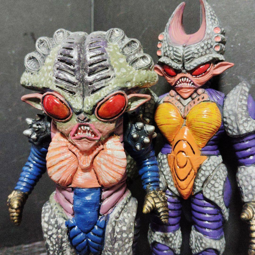 ウルトラ怪獣旧型絶版ソフビベンゼンベンゼンレディ（2055 fi.2856fo）