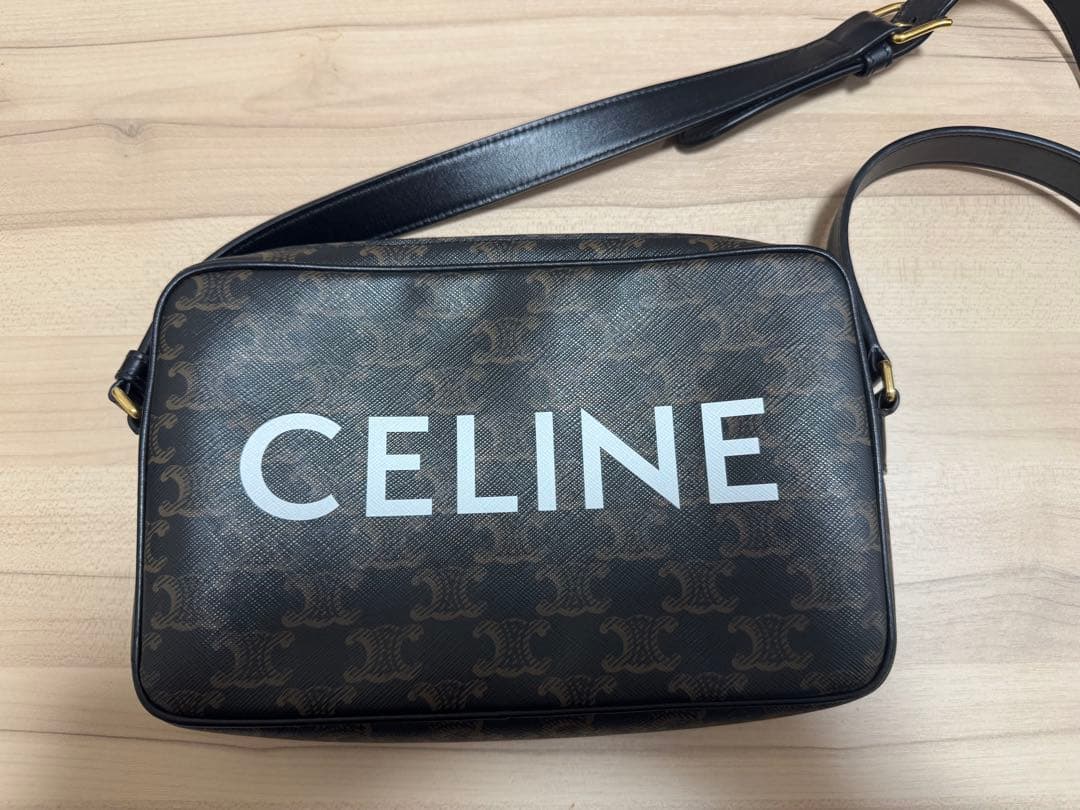 [期間限定値下げ]CELINE メッセンジャーバッグ ロゴ入り