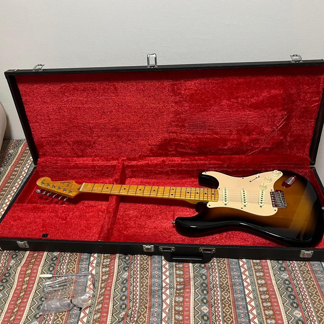 Fender Japan Stratocaster フジゲン製　ハードケース付
