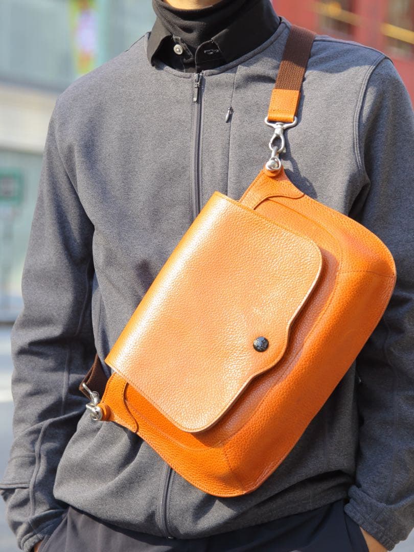 Factelier ショルダーバッグ