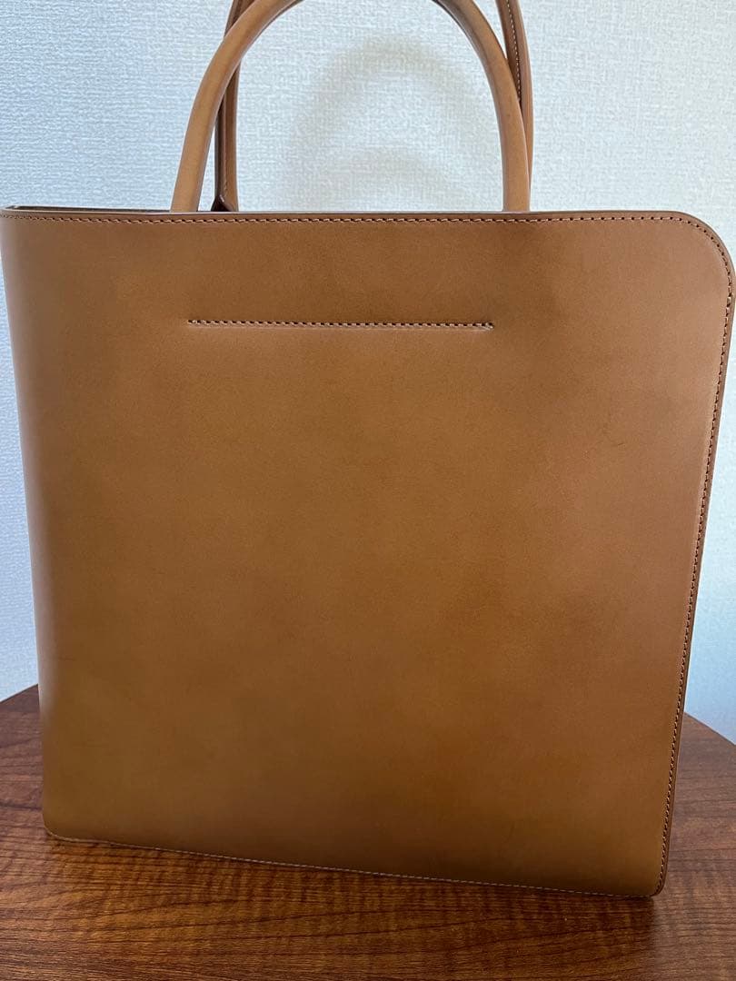 【美品】土屋鞄　ブラックヌメ ブックトート 色: オーク