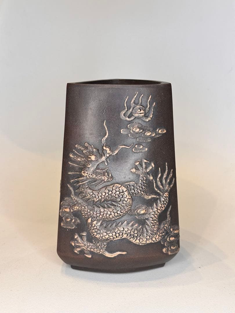 中国 清朝 大清乾隆年製 三角形 紫砂 龍文筆筒 瓶 骨董品 コレクション 粉彩松鹿図瓶 大清乾隆年製銘 - 京都国立博物館 館蔵品データベース