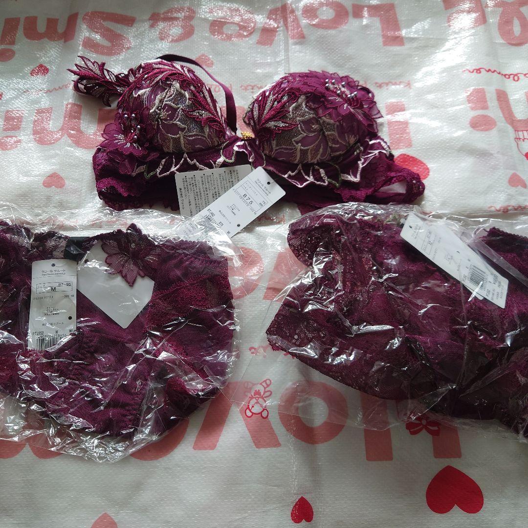 ワコールサルート 豪華花柄レース ブラジャーショーツセット ワインレッドB75m