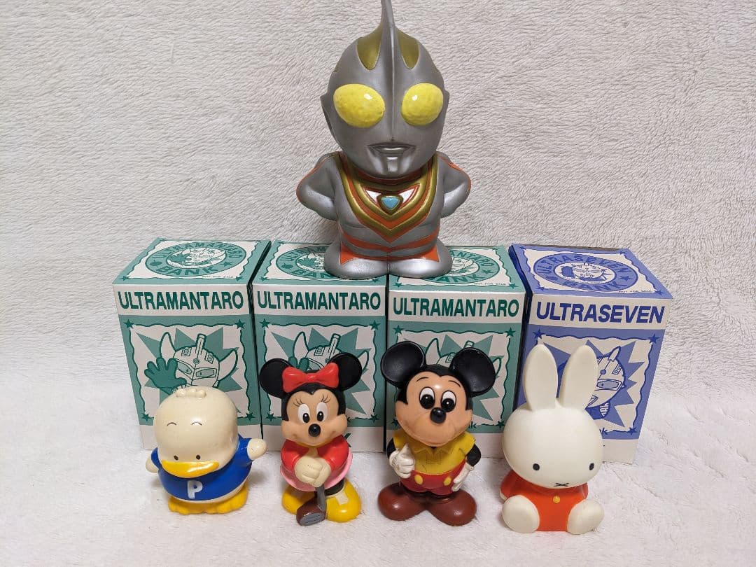 デッドストック放出！銀行貯金箱　ウルトラマン 他