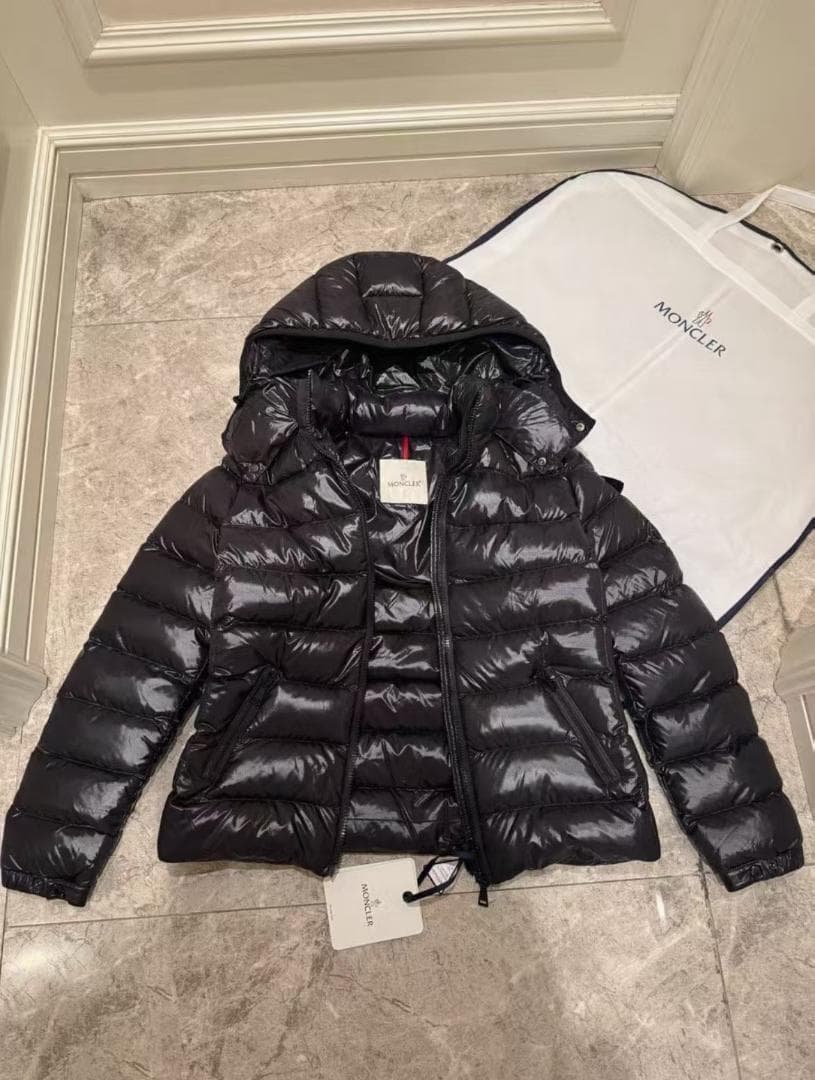 MON☆CLER ブラック ダウンジャケット フード付き~~
