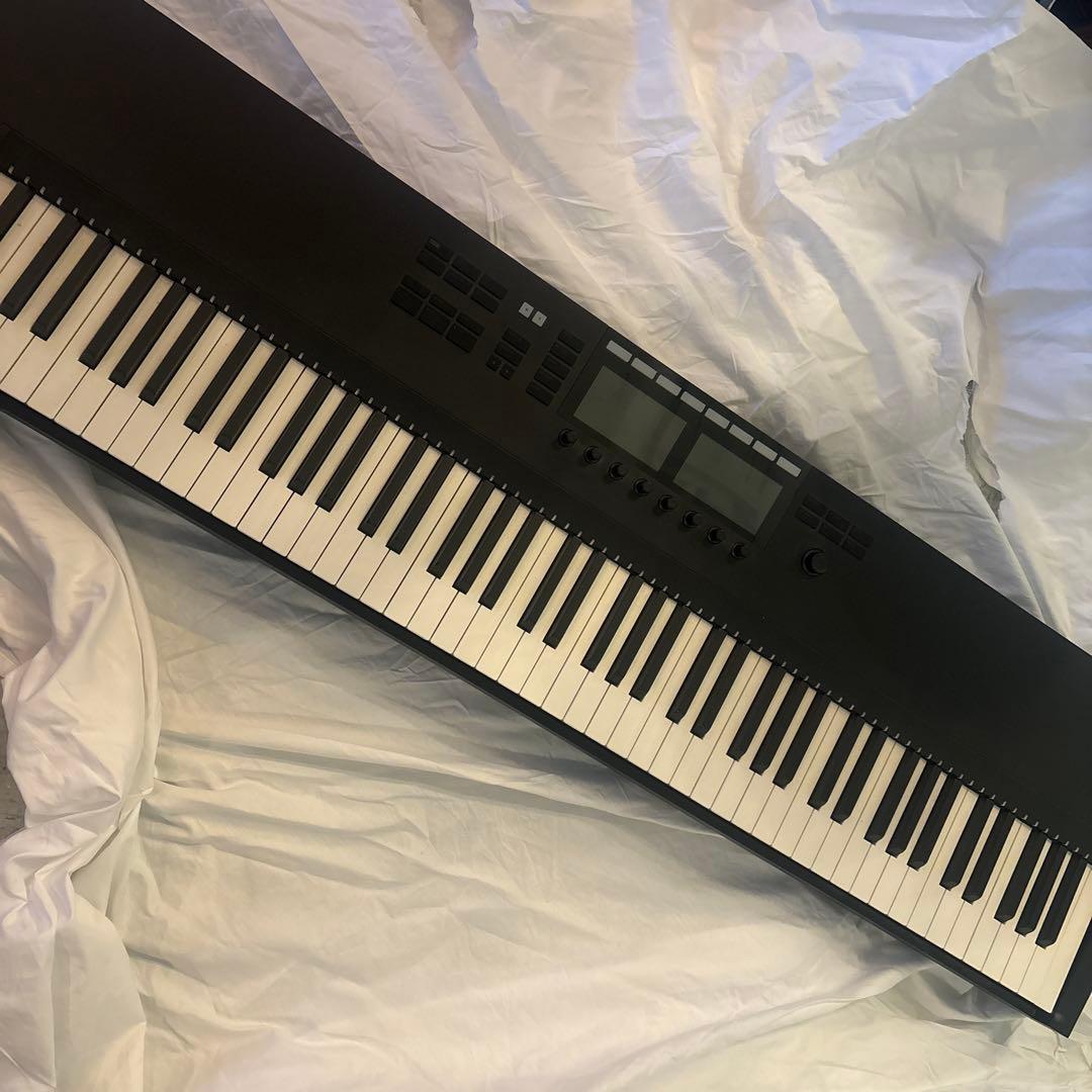 KOMPLETE KONTROL S88 88鍵 MIDIキーボード