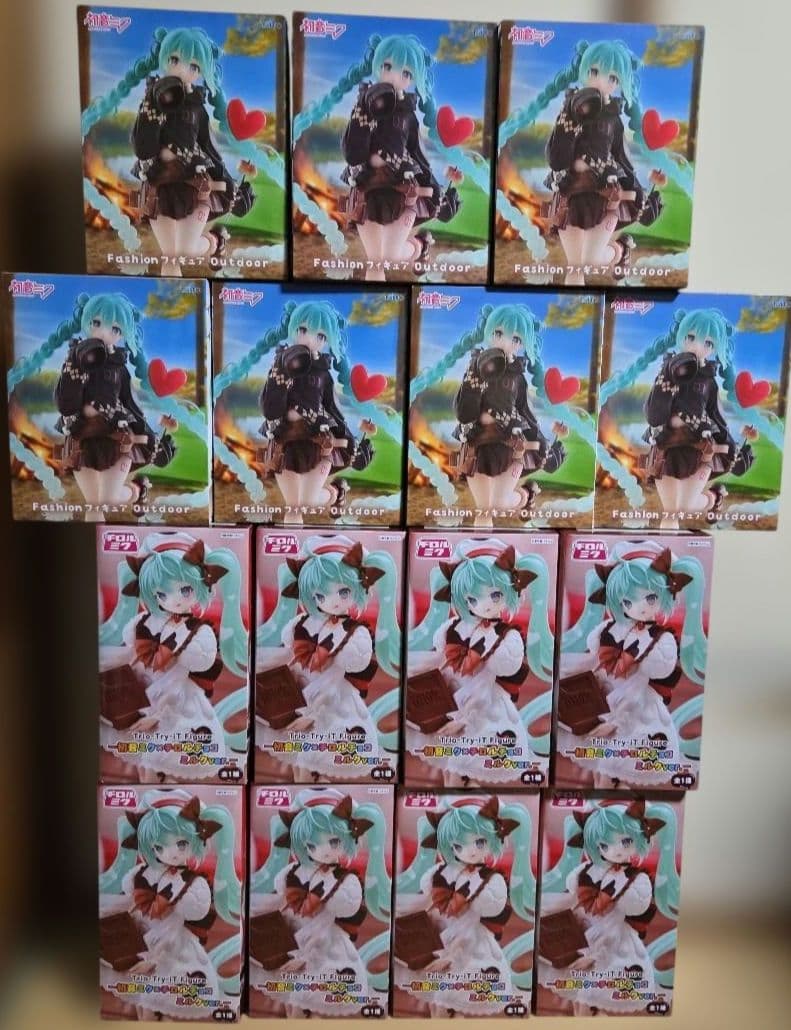 初音ミク　フィギュア チロルチョコ 　Fashion Outdoor