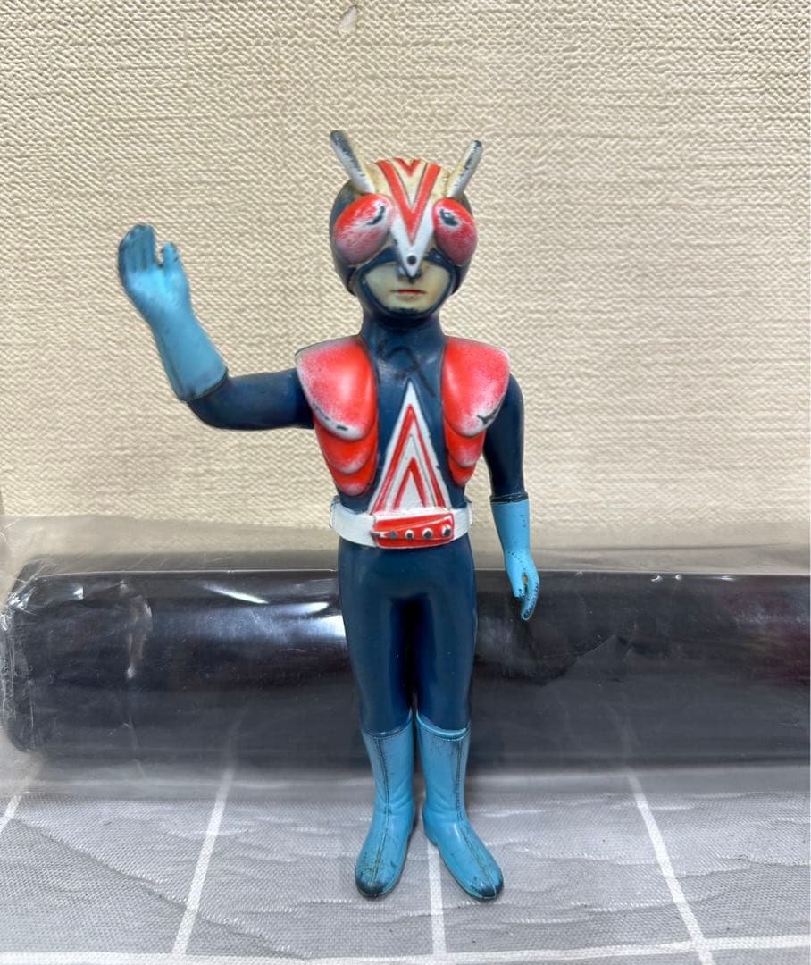 ライダーマン　フィギュア Amazon.co.jp: S.H.Figuarts(真骨彫製法) 仮面ライダーV3 ライダーマン