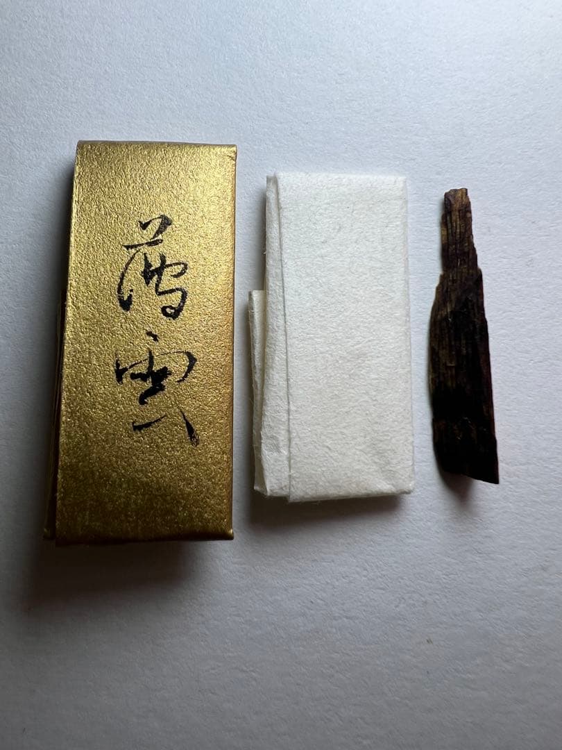 古渡命銘木 六十一種名香の内 伽羅銘 【薄雲】0.296g香木/お香/沈香/伽羅 高級線香『古渡沈水香・鷲樹-SHUJU-【寸門陀羅-SUMONDARA-】5匁桐箱入