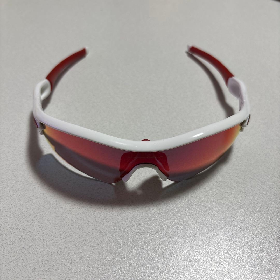 Oakley スポーツメガネ ホワイトフレーム 赤レンズ ケース付き
