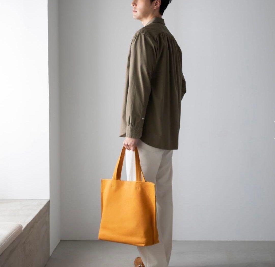 土屋鞄製造所 カラーダイアリー コンフィトートバッグ 黄色 土屋鞄製造所“夕暮れの海”カラーのレザートートバッグ「カラー